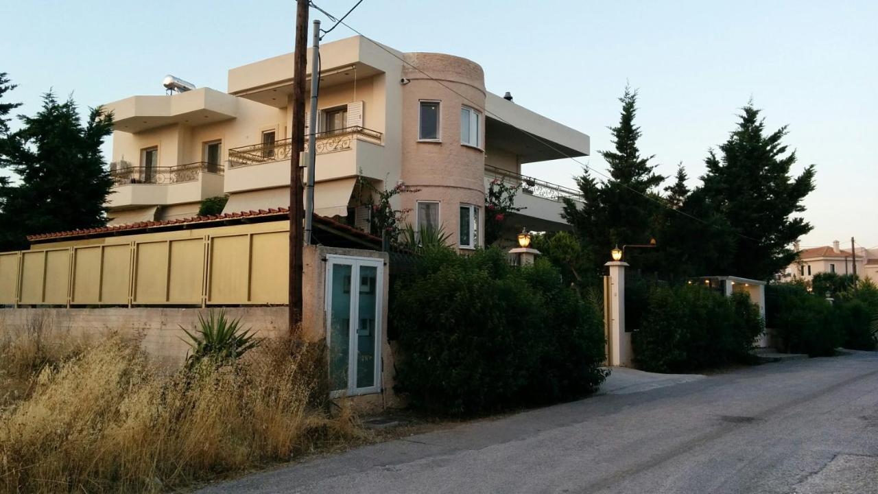 Lovely 2-Bedroom Apartment At Greek Riviera Вари Экстерьер фото