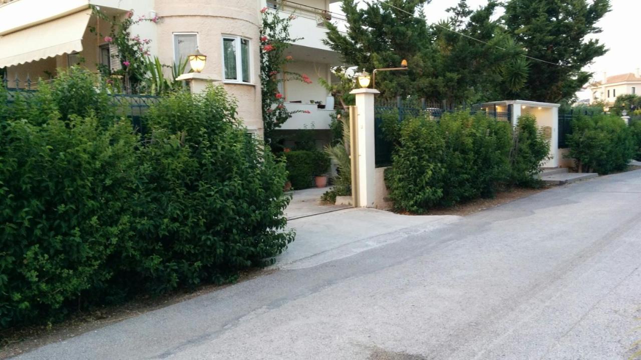 Lovely 2-Bedroom Apartment At Greek Riviera Вари Экстерьер фото