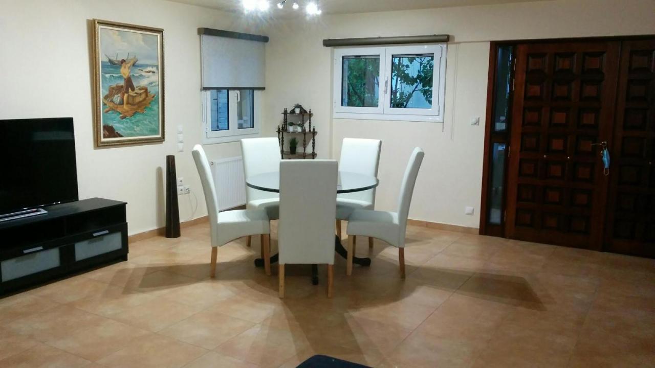 Lovely 2-Bedroom Apartment At Greek Riviera Вари Экстерьер фото